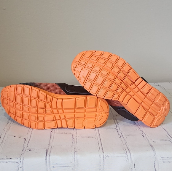 Orange & Black Slides - Picture 3 of 6